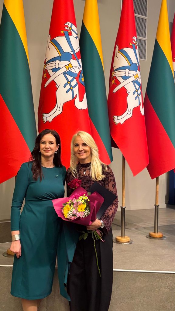 socialinė darbuotoja